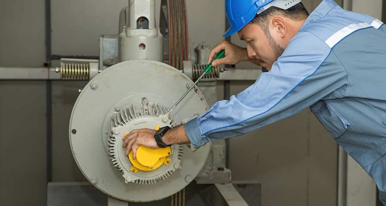 Hur man utbildar sig till hissreparatör